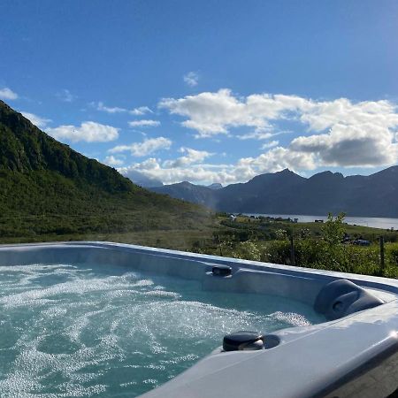 Villa Med Jacuzzi Og Nydelig Utsikt Gravdal  Buitenkant foto
