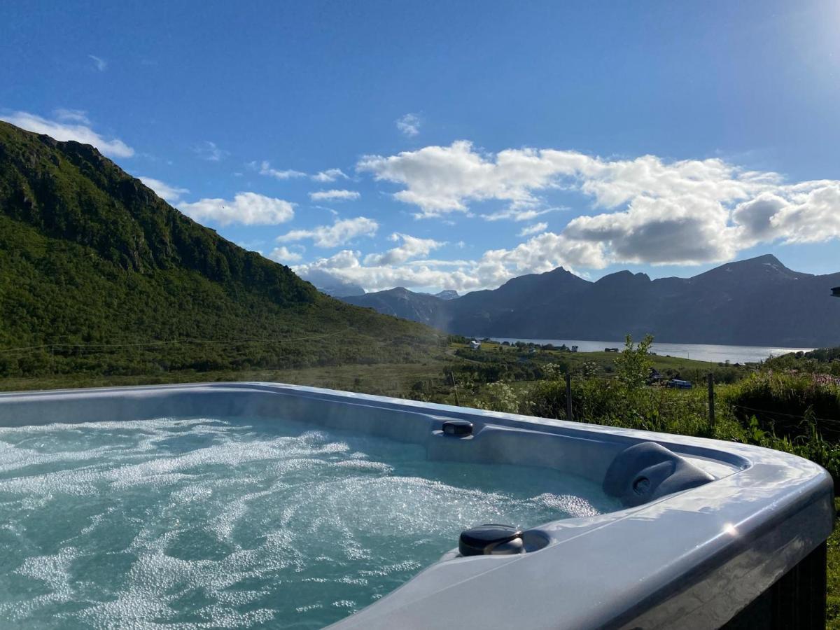 Villa Med Jacuzzi Og Nydelig Utsikt Gravdal  Buitenkant foto