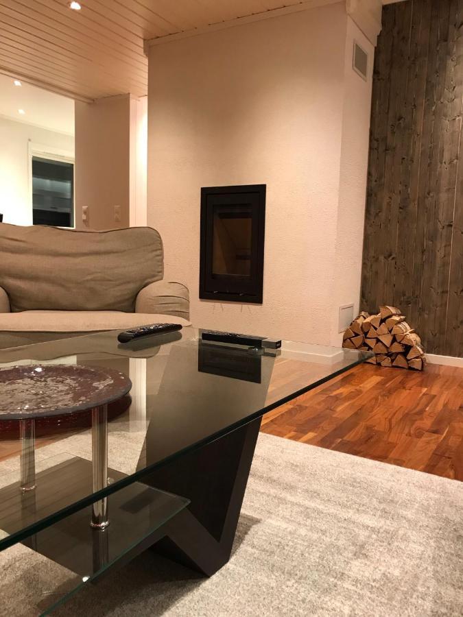 Villa Med Jacuzzi Og Nydelig Utsikt Gravdal  Buitenkant foto