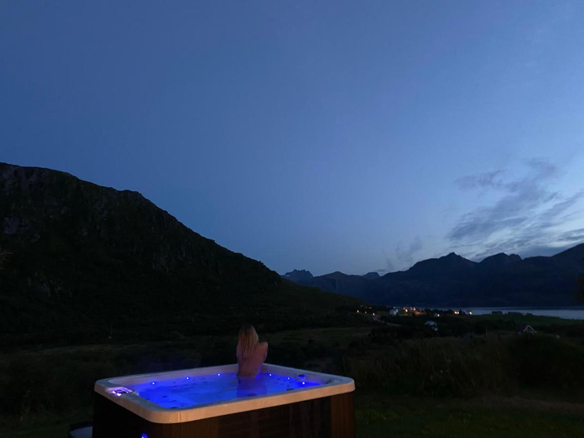Villa Med Jacuzzi Og Nydelig Utsikt Gravdal  Buitenkant foto